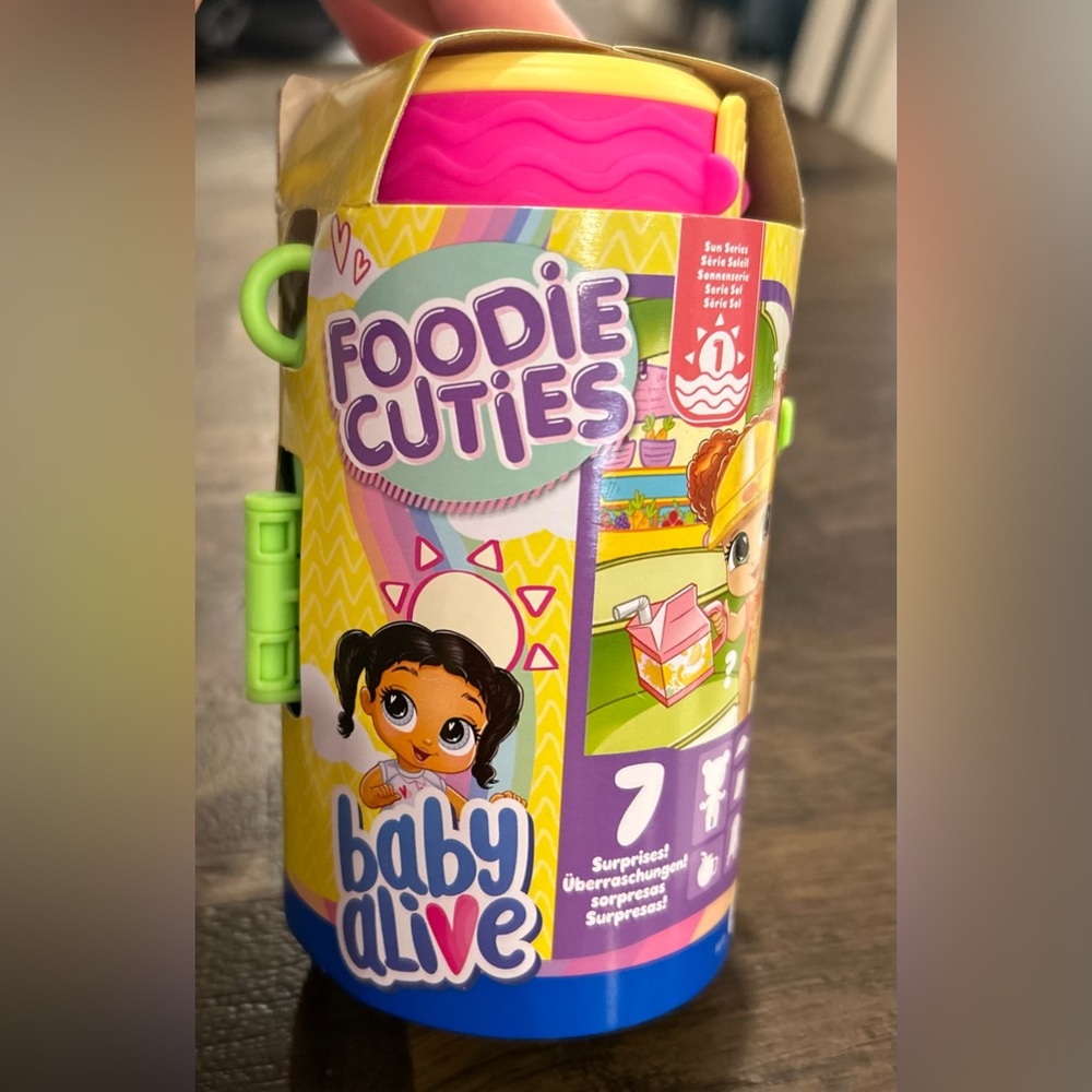 Baby Alive foodie cuties NWT